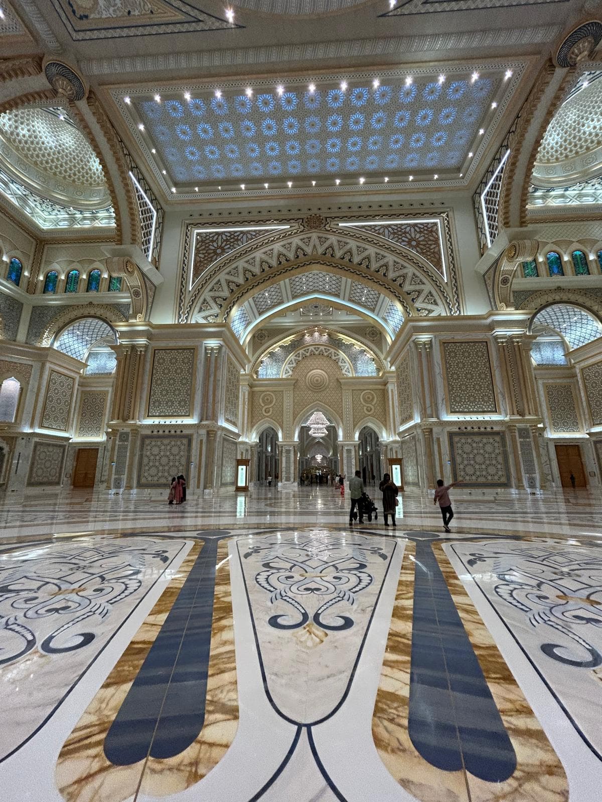 Sheikh Zayed Grand Mosque interior, Abu Dhabi